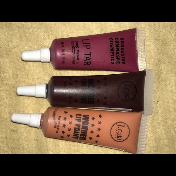 Lip tar - Picture 1 of 2